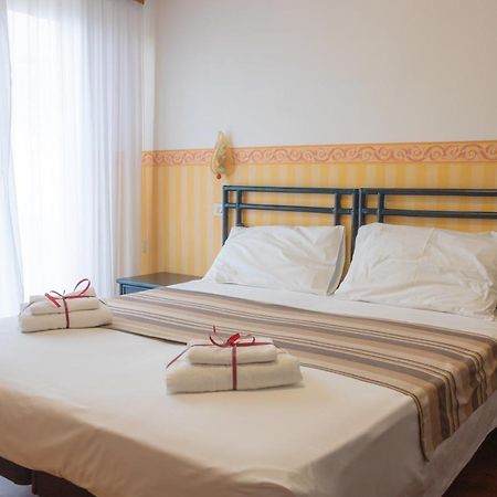 Hotel Consul - Family Hotel Риччоне Екстер'єр фото