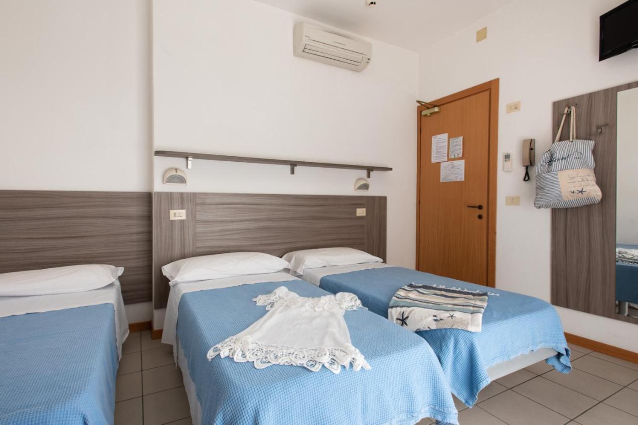 Hotel Consul - Family Hotel Риччоне Екстер'єр фото