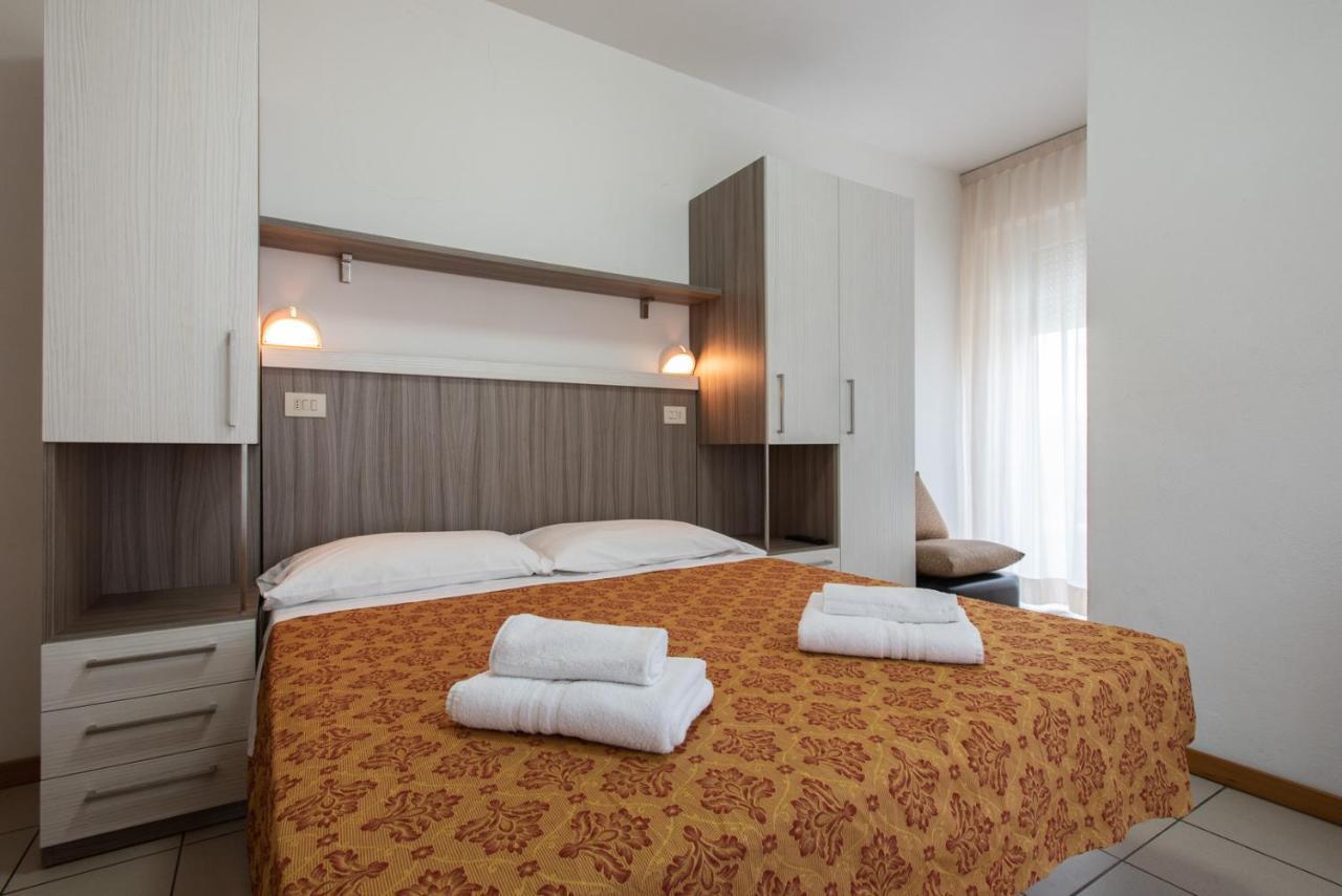 Hotel Consul - Family Hotel Риччоне Екстер'єр фото