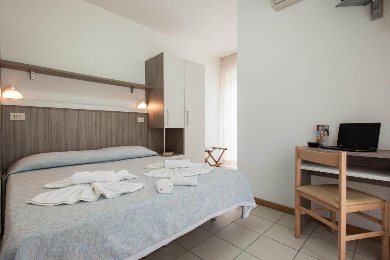 Hotel Consul - Family Hotel Риччоне Екстер'єр фото