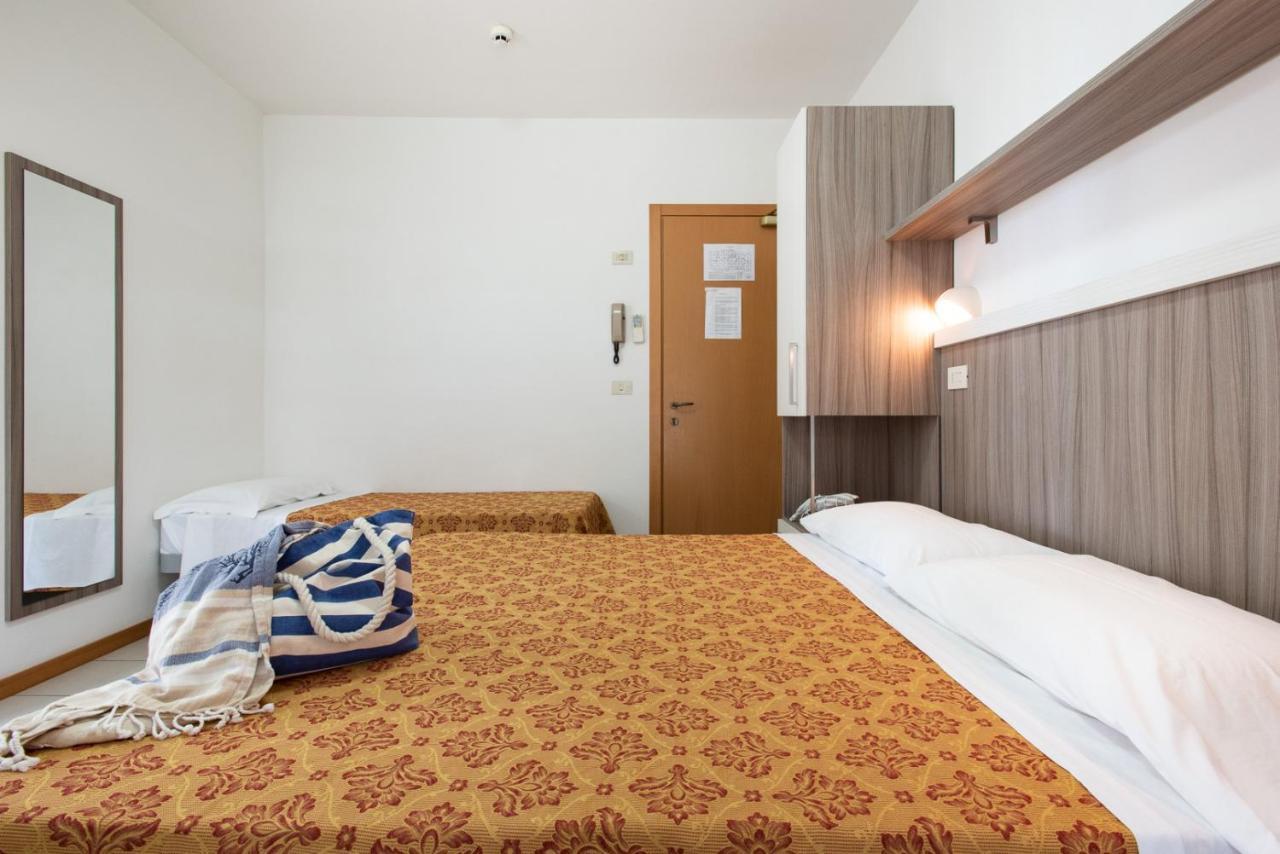 Hotel Consul - Family Hotel Риччоне Екстер'єр фото