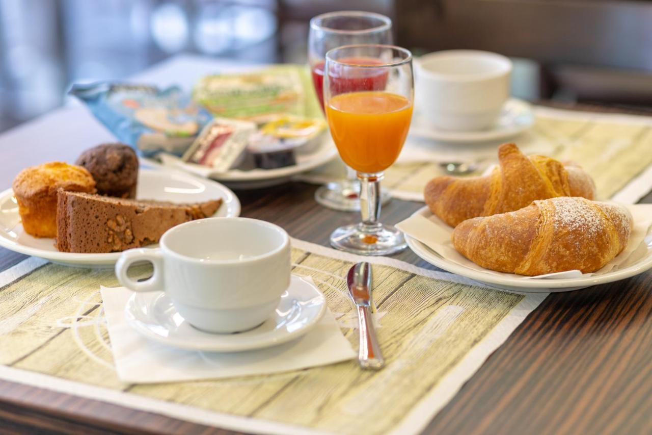 Hotel Consul - Family Hotel Риччоне Екстер'єр фото