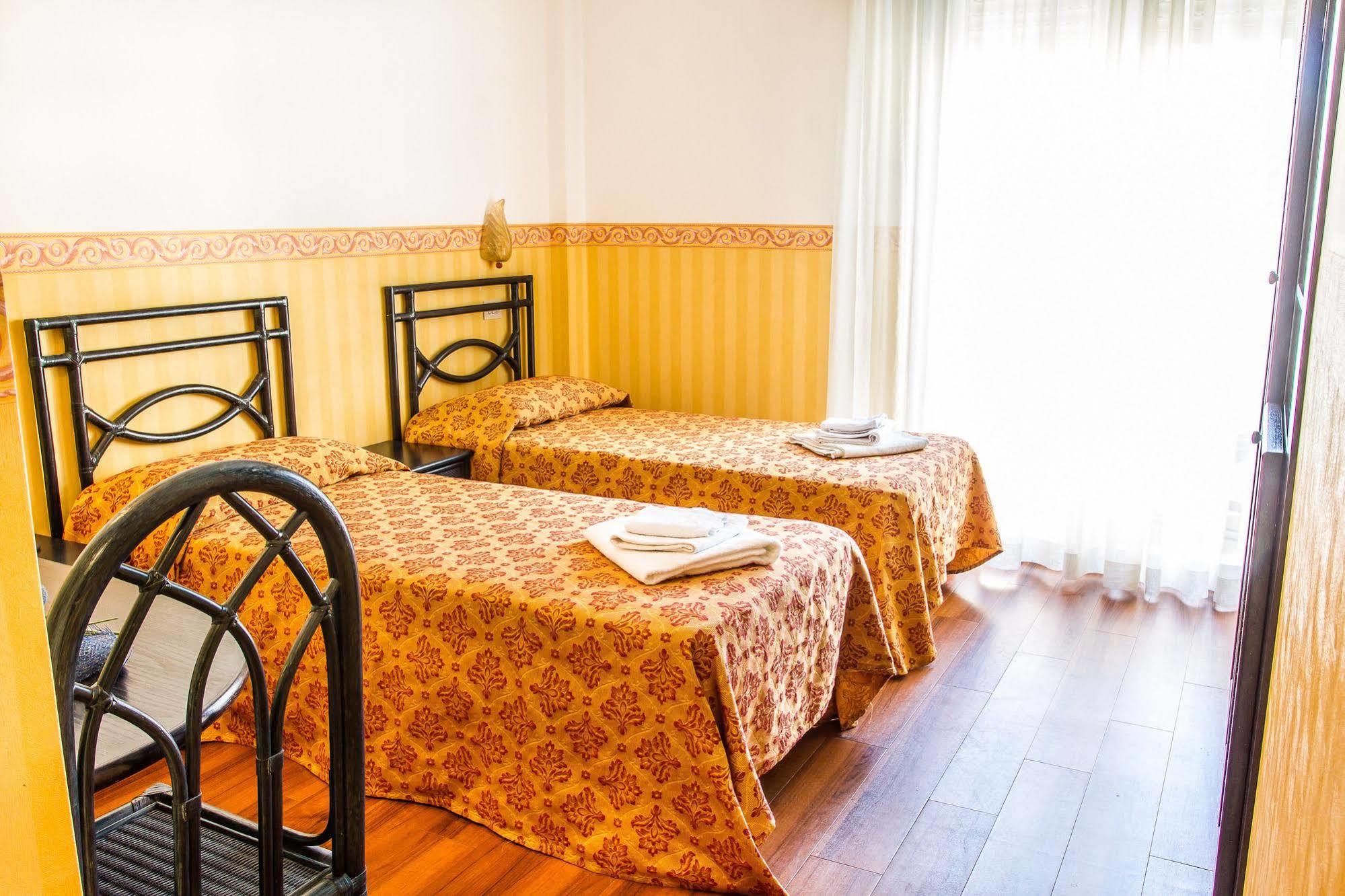 Hotel Consul - Family Hotel Риччоне Екстер'єр фото